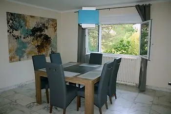 Aloa Apartment *