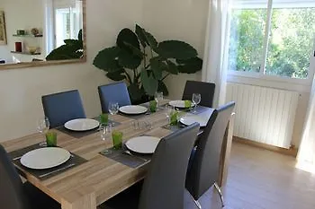 Aloa Apartment *